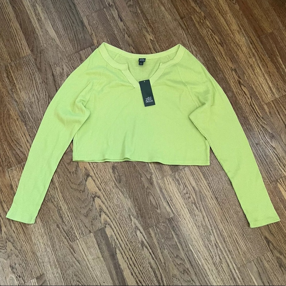 Wild Fable Split Neck Vibrant Lime Green Crop Thermal